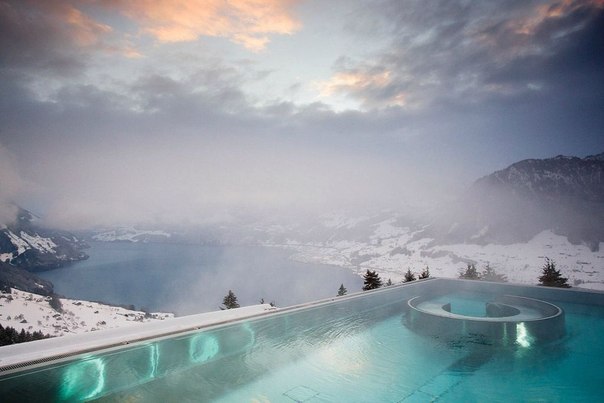 Зимний бассейн в отеле Villa Honegg, Швейцария