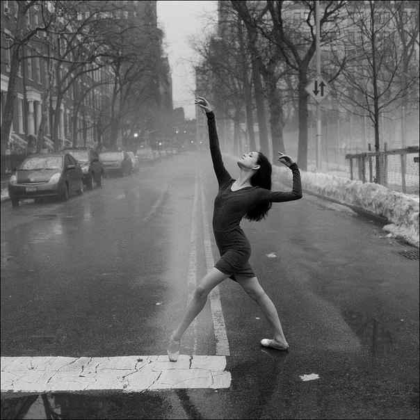 Балерины на улицах города в проекте фотографа Дэна Шитаги