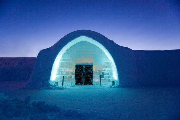 Отель изо льда и снега в шведском местечке Юккасъярви