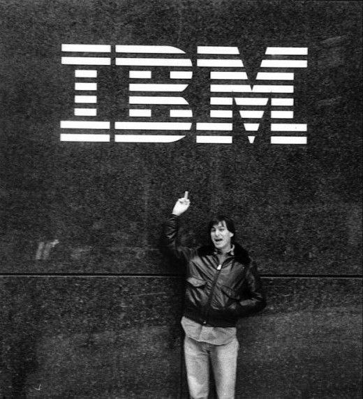 Юный Джобс показывает средний палец IBM, 1983