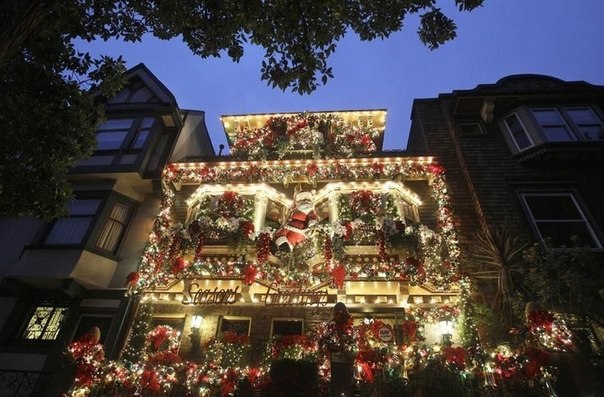 Как американцы украшают свои дома  к Рождеству