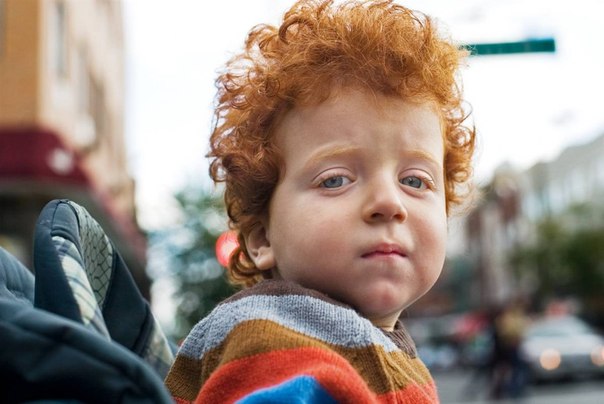 Фотопроект Дэнни Голдфилд под названием «Дети всех стран – все в одном городе». Фотограф поставил перед собой цель: сфотографировать детей, приехавших жить в Нью-Йорк, из всех стран мира.