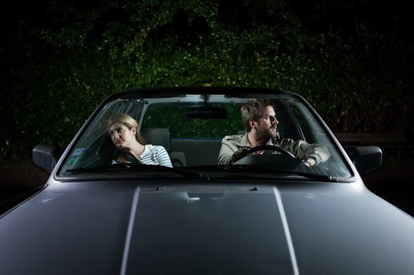 Французский фотограф Жульен Мове предлагает серию Hopeless Romantic, срежиссированную совместно с Полиной Балле. Это романтическая история, сыгранная двумя актерами, в фотографиях.