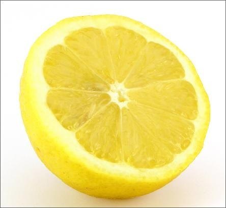 Если судьба преподносит тебе лимон, сделай из него лимонад. 