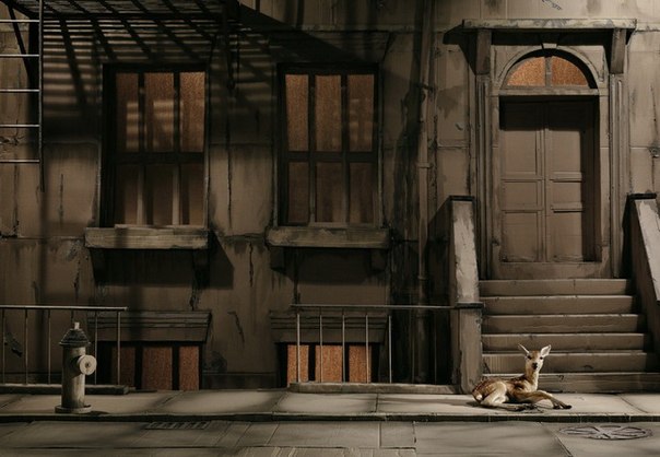 Лондонский художник Энди Рудак работает над проектом, в котором он строит  чрезвычайно реалистические городские сцены полностью из картона.