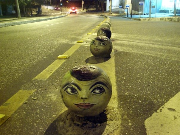 Бразильский уличный художник Андре Муниса Гонсаги оживляет неживые предметы