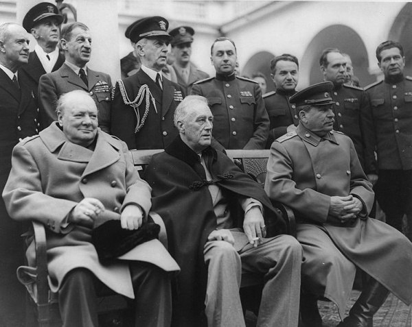 Ялтинская конференция. Черчилль, Рузвельт и Сталин, 1945 год.