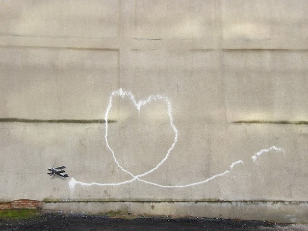 Граффити  Love plan” от Banksy, Ливерпуль.