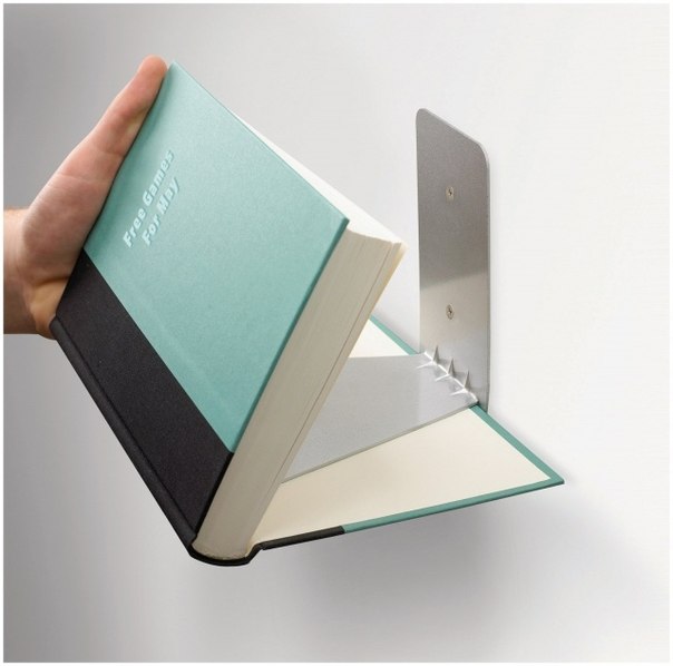 Книжные полки-невидимки от дизайнера Miron Lior.