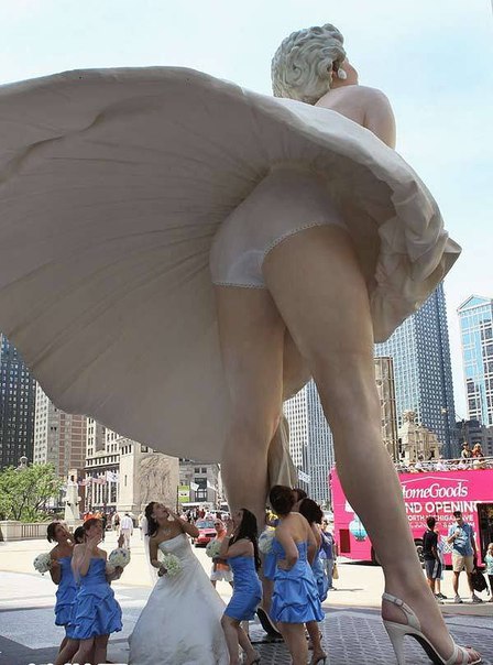 6-метровая скульптура Мэрилин Монро в Чикаго