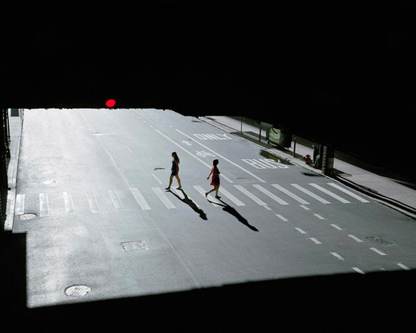 Фотограф из Чикаго Кларисса Бонэ выпустила серию снимков под названием  City Space”, в которой отразила свой взгляд на городскую жизнь.