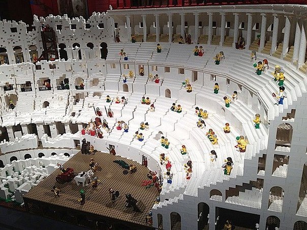 Колизей из 200.000 кирпичиков Лего от Райана МакНота