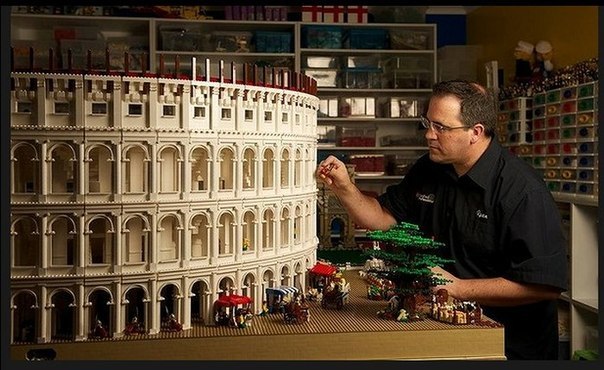 Колизей из 200.000 кирпичиков Лего от Райана МакНота