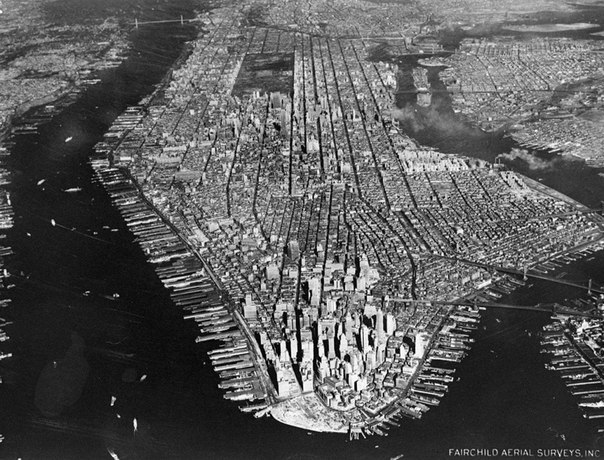 Вид города Нью-Йорка с воздуха, 16 декабря 1951 года.