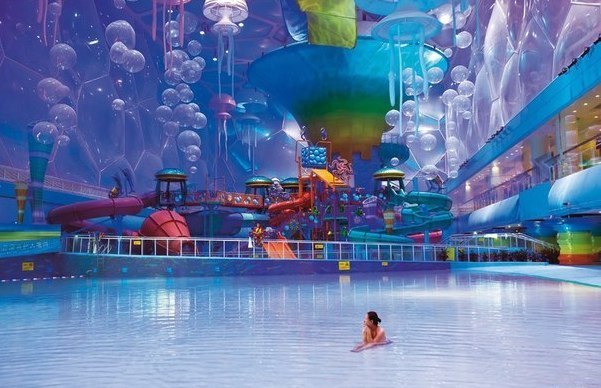 Один из самых запоминающихся объектов Олимпийских игр 2008 года – Водный куб (Water Cube) переоборудовали в крупнейший аквапарк Азии.