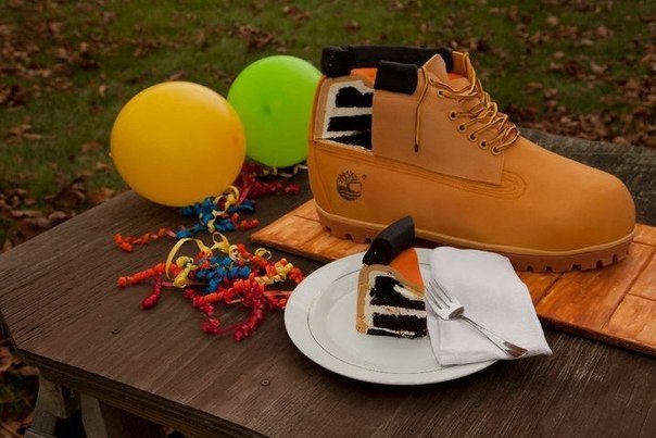Торт в форме ботинка Timberland