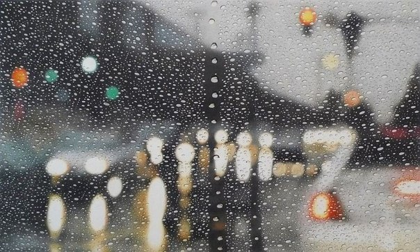 Американская художница Элизабет Паттерсон вдохновляется каплями дождя на лобовом стекле ее автомобиля и зарисовывает дождливую погоду, как она видится из салона машины.