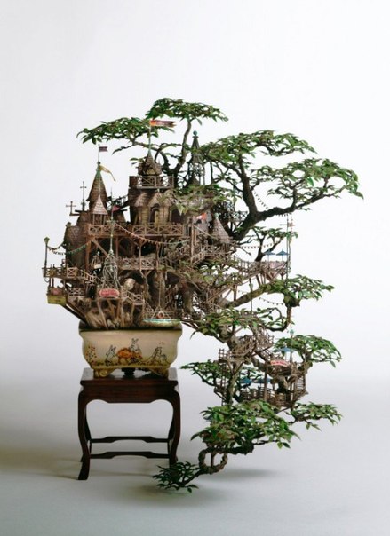 Японский художник Takanori Aiba создает удивительно красивые миниатюрные дома-города, которые напоминают жилища из сказок или фэнтези.