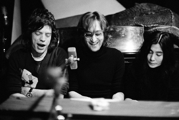 Мик Джаггер , Джон Леннон и Йоко Оно , 1972