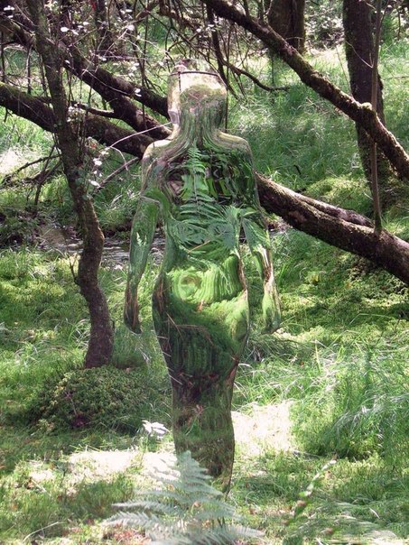 Призраки шотландского леса в работах скульптора Роба Малхолланда.