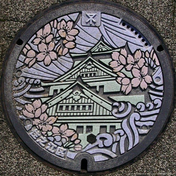 Япония - это уникальная страна и уникальна она не только своей культурой, традициями или людьми. Здесь даже канализационные люки не такие, как везде.