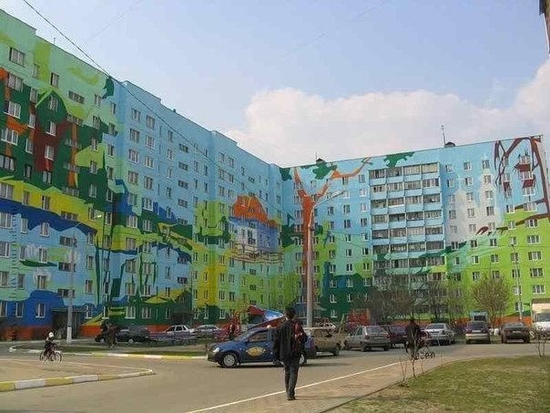 Раменское - город в Подмосковье, знаменитый своими сногшибательно раскрашенными домами.