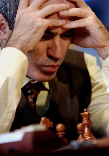 Самое большое искусство в шахматах состоит в том, чтобы не показать сопернику, что он может делать.