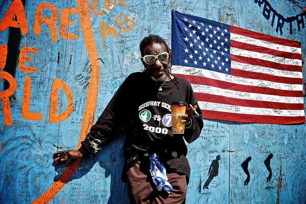 Серия уличных портретов жителей Нью-Йорка от американского фотографа Stéphane Missier, более известного под псевдонимом Charles le Brigand