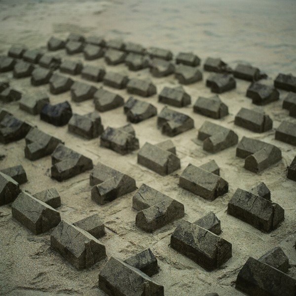 Когда мечты разбиваются о реальность. Дома из песка в арт проекте от Чеда Райта