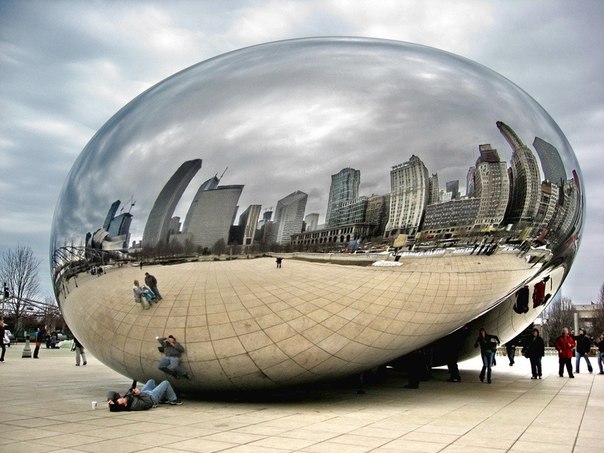 Капля «ртути» массой в 110 тонн — скульптура британского художника и скульптора Аниша Капура в Чикаго