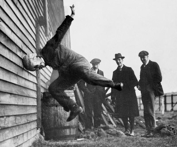 Тестирование футбольных шлемов,1912
