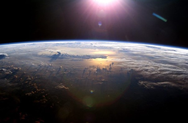 Вид на облака из космоса