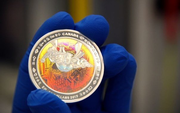 Королевский канадский монетный двор выпустил юбилейные монеты с Суперменом.