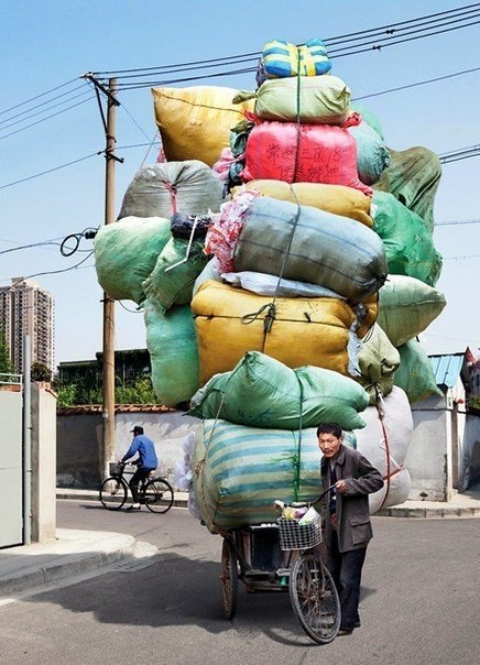 Один из способов традиционных перевозок в Шанхае.