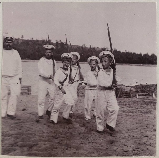 Архивные фотографии семьи Романовых