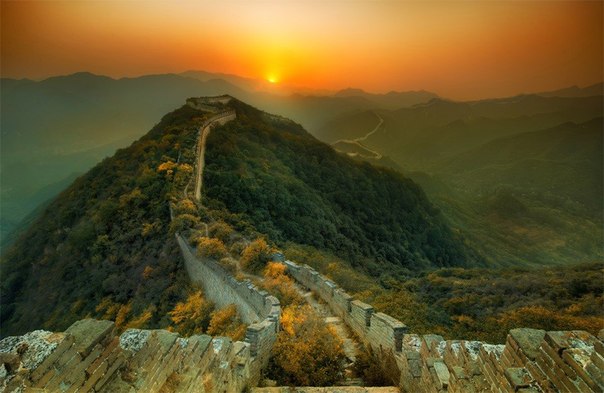 Закат над Великой Китайской стеной