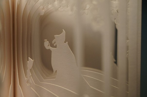 Трехмерная сказка о Белоснежке в оформлении от японского художника Yusuke Oono.