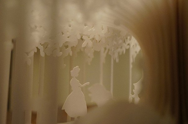 Трехмерная сказка о Белоснежке в оформлении от японского художника Yusuke Oono.