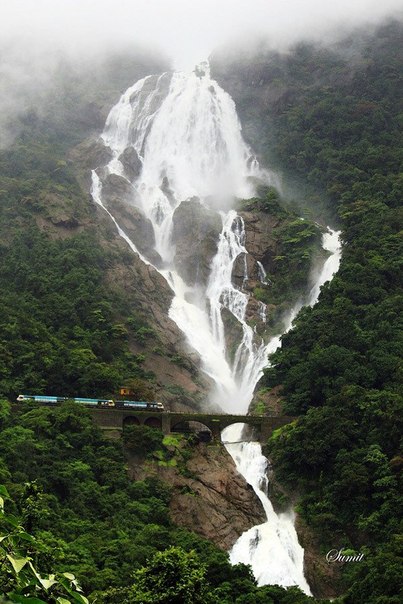 Водопад Dudhsagar, Индия