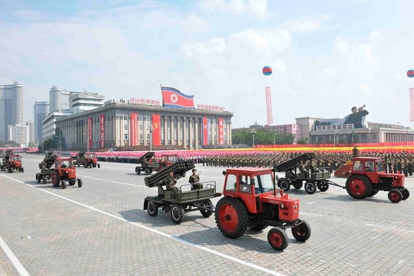 Парад в честь 65-летия со дня основания Северной Кореи, Пхеньян.