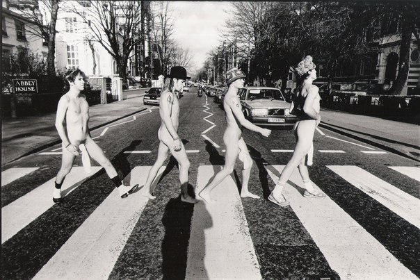 Red hot Chilli Peppers пародируют обложку The Beatles Abbey Road