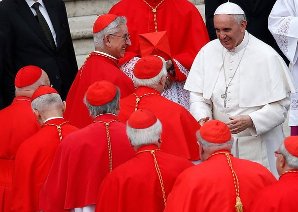 Папа Франциск провозгласил 800 новых святых