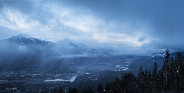 Северное сияние над Скалистыми горами от фотографа Ричарда Готтардо