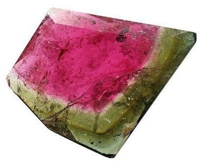 "Арбузный" Турмалин - природный минерал с красной сердцевиной, окаймленной светло- и тёмно-зелёными зонами.