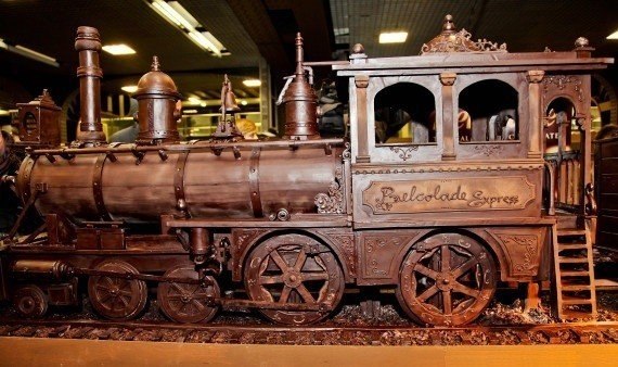 Бельгийский шоколадный поезд длиной в 34 метра от Andrew Farrugia
