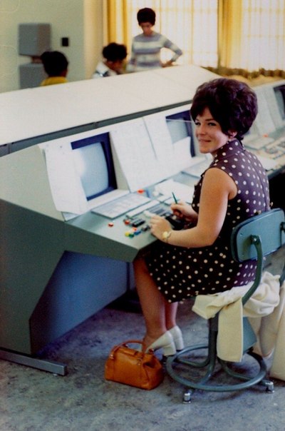 Офисные работники 1960-х годов в объективе Лоуренса Лакхема