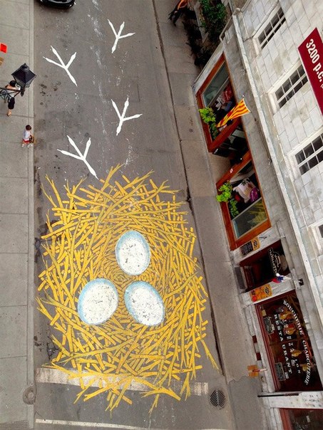 Под псевдонимом Roadsworth скрывается уличный художник Питер Гибсон, который называет себя «поэтом улиц»