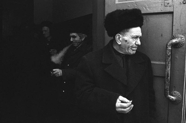 Снимки прославленного советского и российского фотожурналиста Игоря Гаврилова, снимавшего для «Огонька», американского TIME, немецкого FOCUS, более 40 лет посвятившего своей непростой профессии.