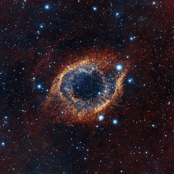 Туманность Helix, напоминающая фантастический космический глаз