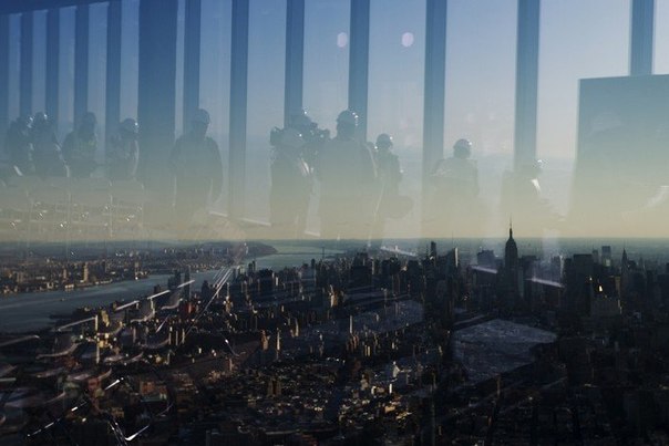 Смотровая площадка, расположенная на 100 этаже строящегося здания Всемирного торгового центра, которая будет открыта для посещения в 2015 году. Нью-Йорк, США.